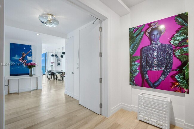 Building Photo - 17749 Collins Ave