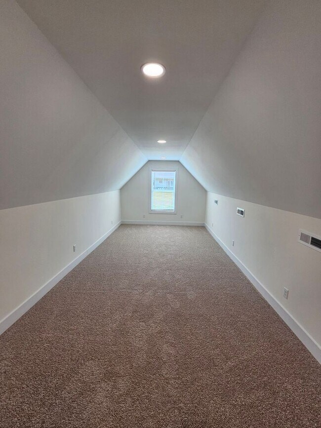 Building Photo - Brand-New 3-Bedroom Home with Bonus Room, 2-Car Garage, and Maintenance-Free Living