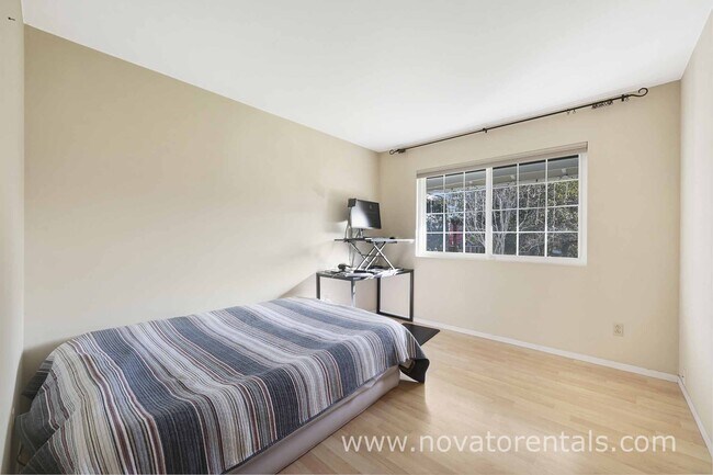 Building Photo - 2450 Center Rd