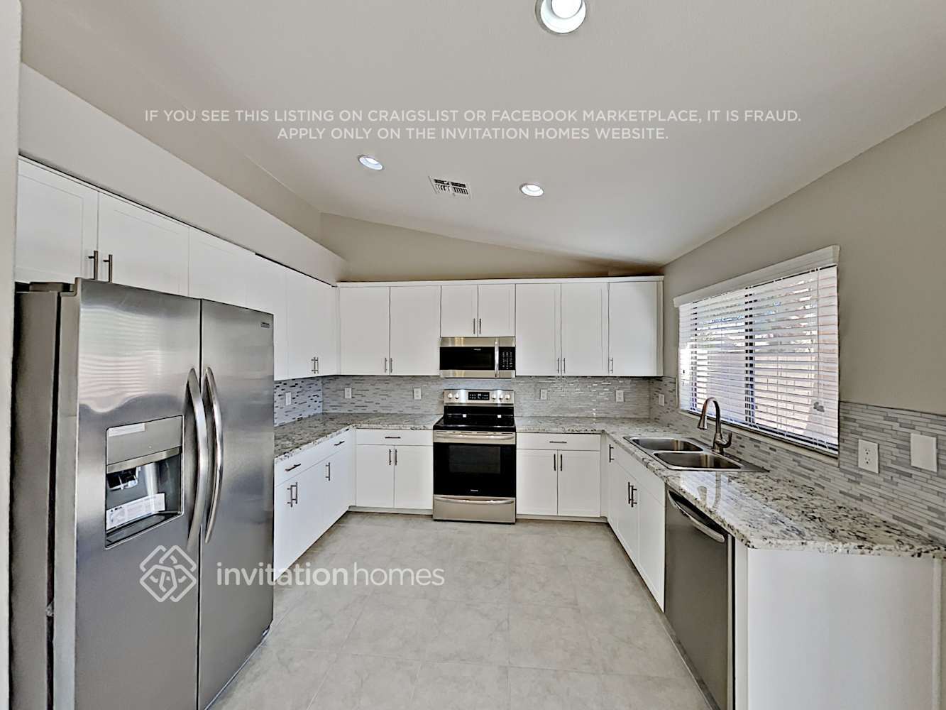 Building Photo - 1655 E Redfield Rd