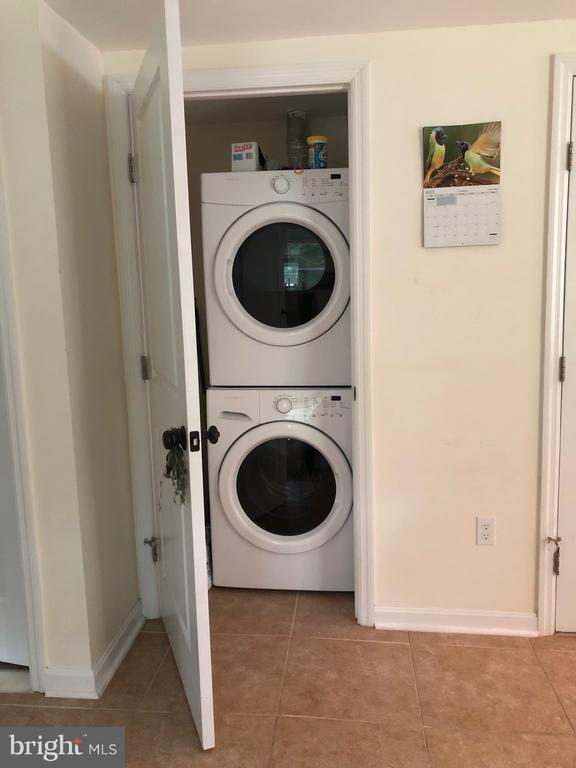 Building Photo - 233 Old Mill Bottom Rd S