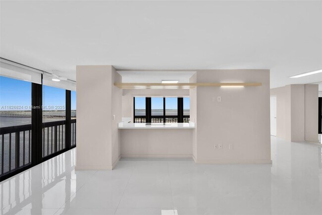 Building Photo - 2333 Brickell Ave