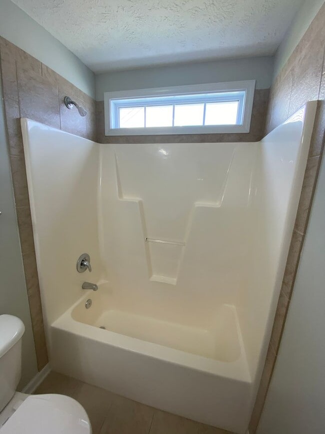 Building Photo - Great Home!  Great Location