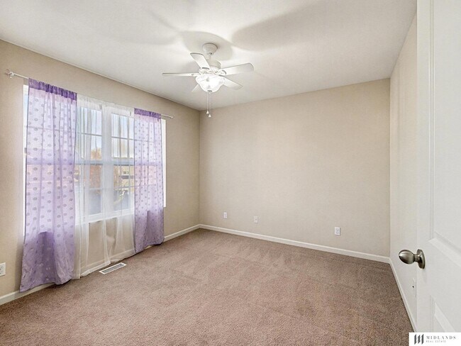 Building Photo - 8417 S 65th St