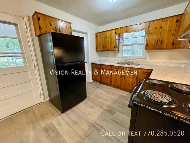 Building Photo - 6328 Oakview Ln