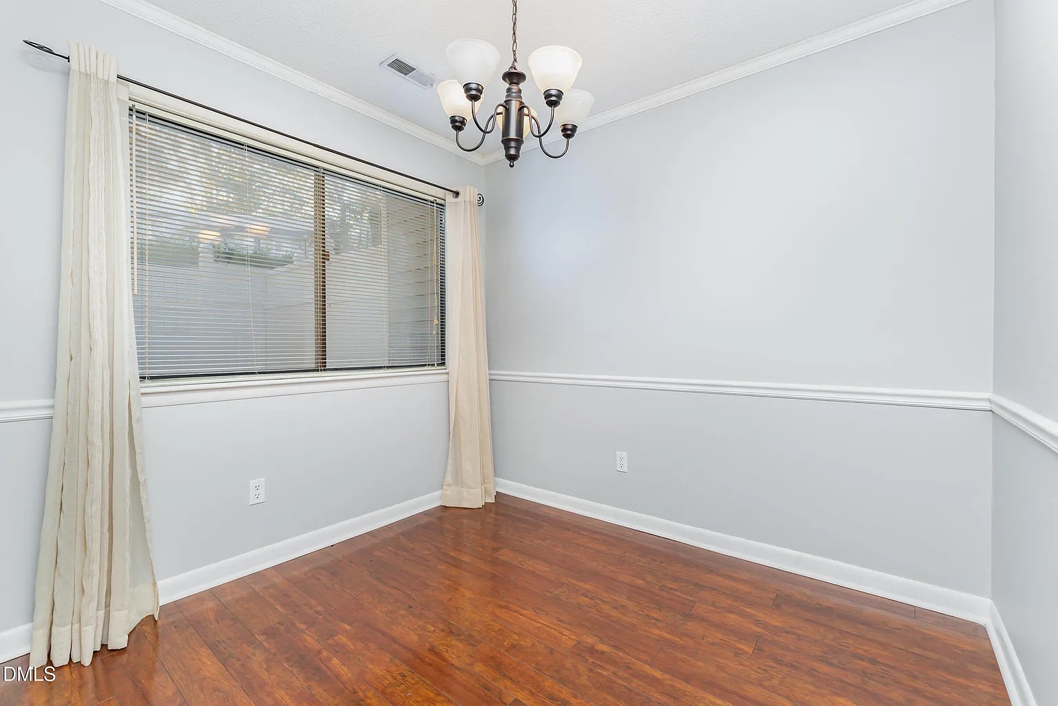 Building Photo - Room in Townhome on Sandy Creek Dr