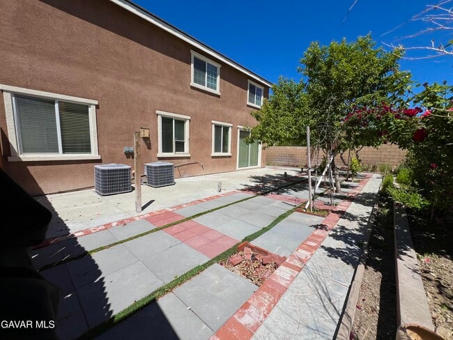 Building Photo - 4564 Jewel Dr