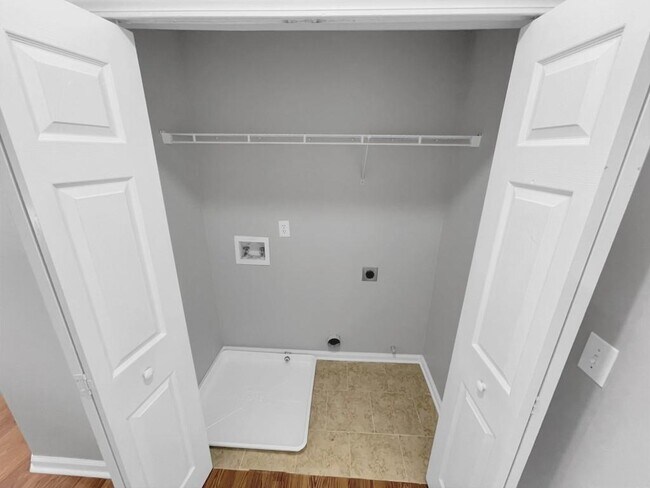 Building Photo - 1926 Leacroft Ct