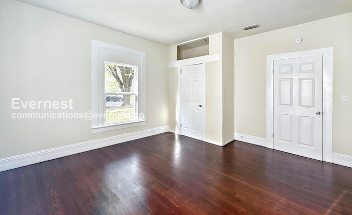 Building Photo - 1629 Alemeda Ave SW