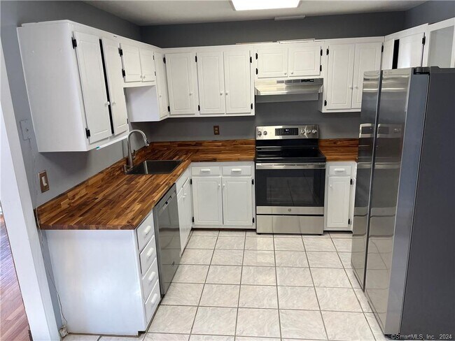 Building Photo - 117 Milwaukee Ave