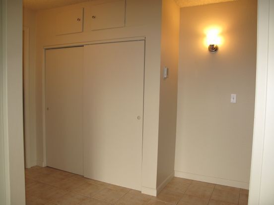 Building Photo - JF-911 N 86th St.