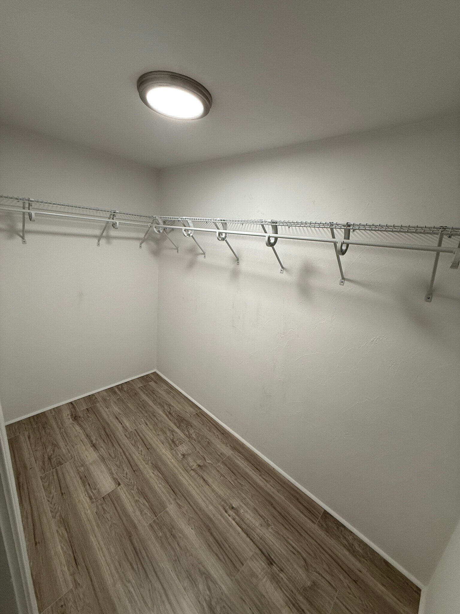 Building Photo - 148 Vernon St