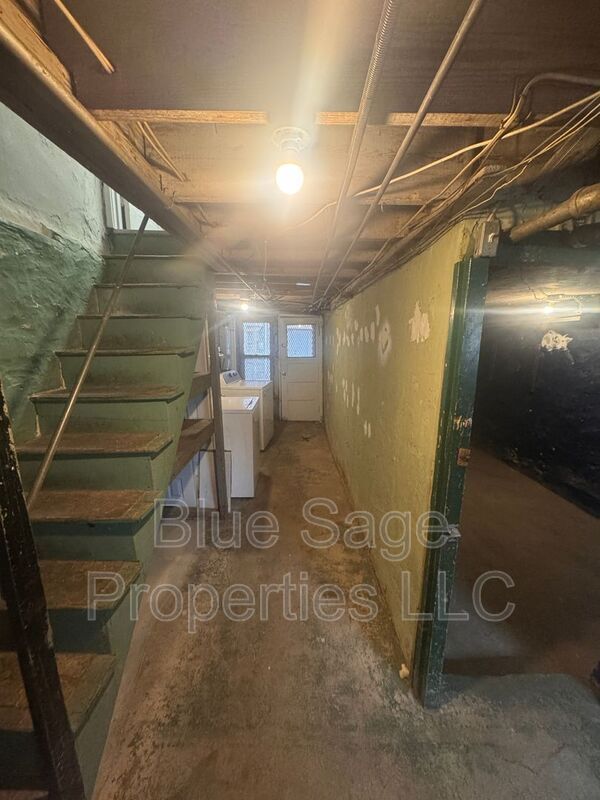 Building Photo - 7102 Emerson Ave