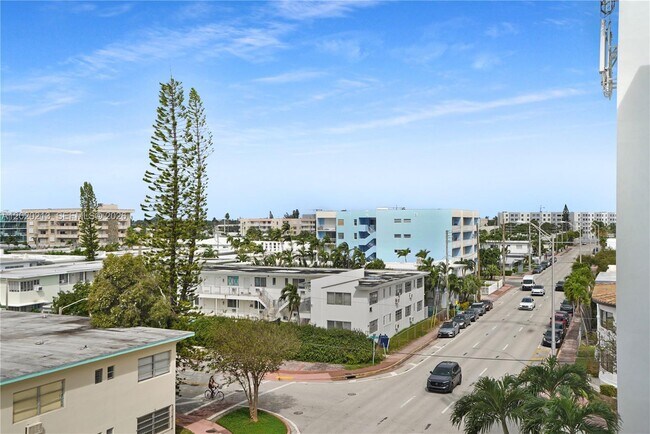 Building Photo - 8233 Harding Ave