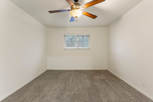 Building Photo - 6010 S 73rd East Ave