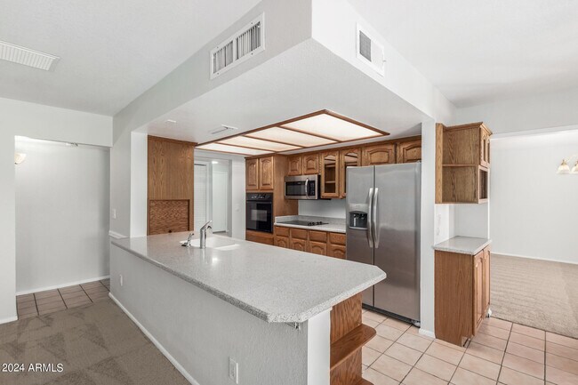 Building Photo - 1835 E Yale Dr