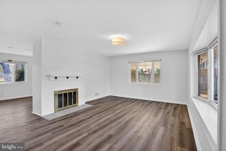 Building Photo - 5500 Ferndale St