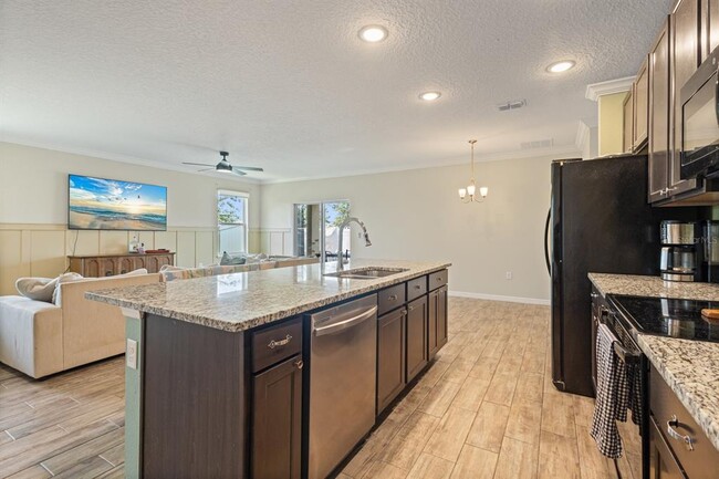 Building Photo - 338 Pinecrest Loop