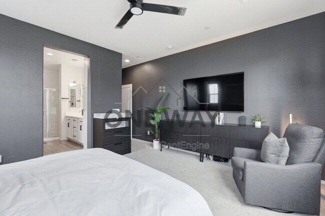 Building Photo - 1685 E Chelsea Ln