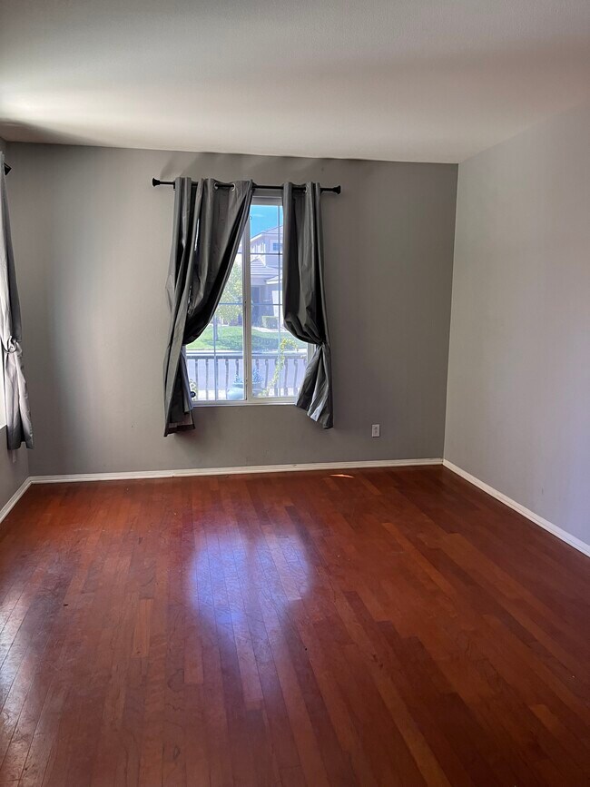 Living Room - 1552 Shadow Hill Trl