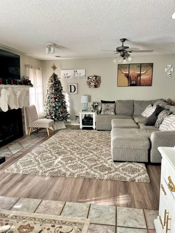 Building Photo - 2209 Cordova Terrace