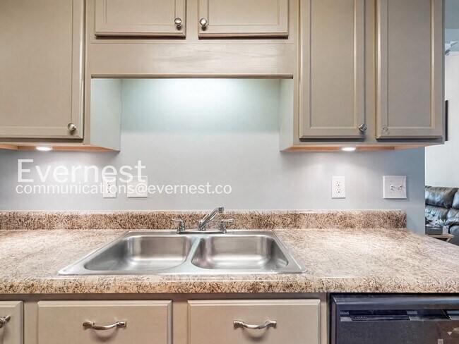 Building Photo - 3-Bed/3-Bath Townhome/Available Soon!