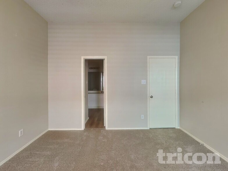 Building Photo - 2520 Ensenada Ln