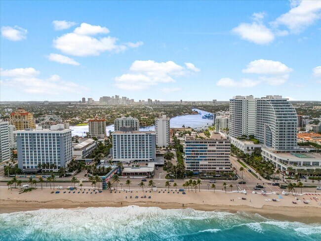 Building Photo - 336 N Birch Rd