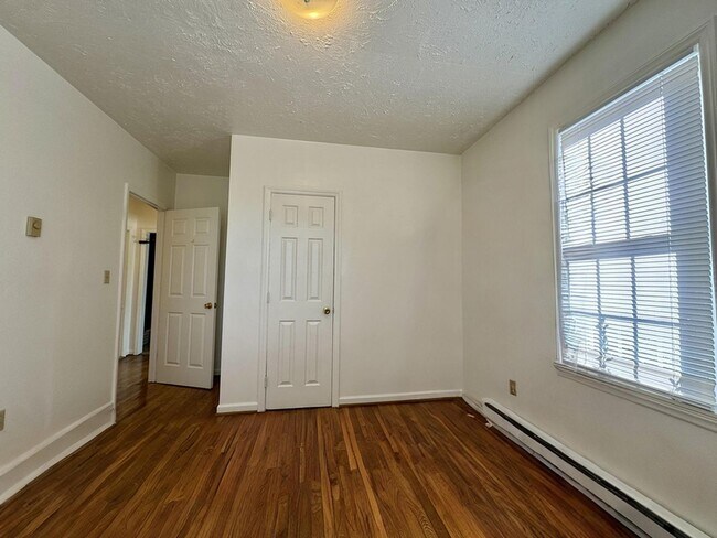 Building Photo - 1708 Grayland St