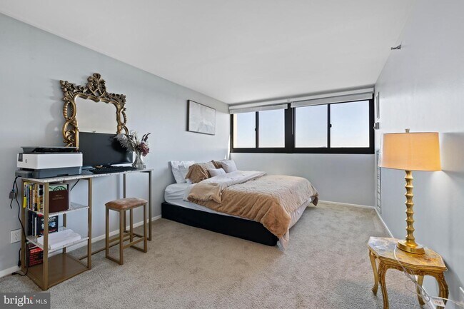 Building Photo - 5911 Edsall Rd