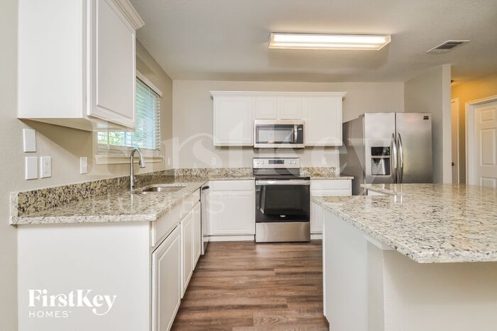 Building Photo - 10756 Irish Glen Trail