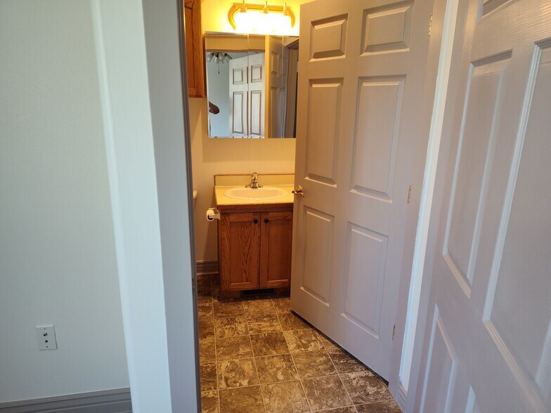 Building Photo - 280 E 400 S