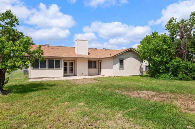 Building Photo - 13313 Briar Hollow Dr
