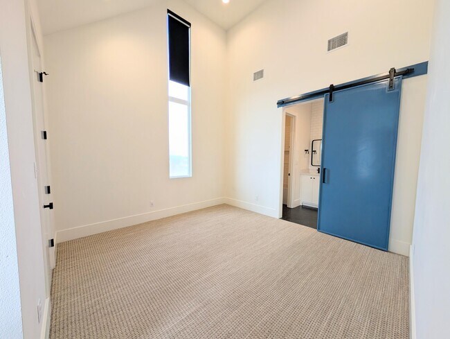 Building Photo - 18 Wilshire Blvd