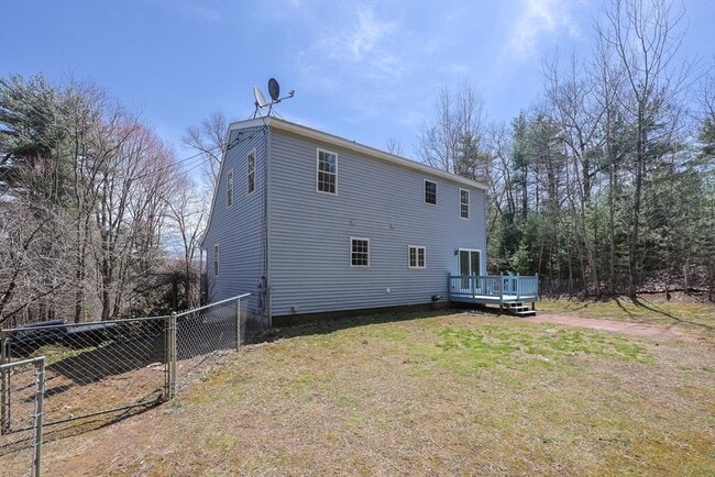 Building Photo - 127 Brook Rd
