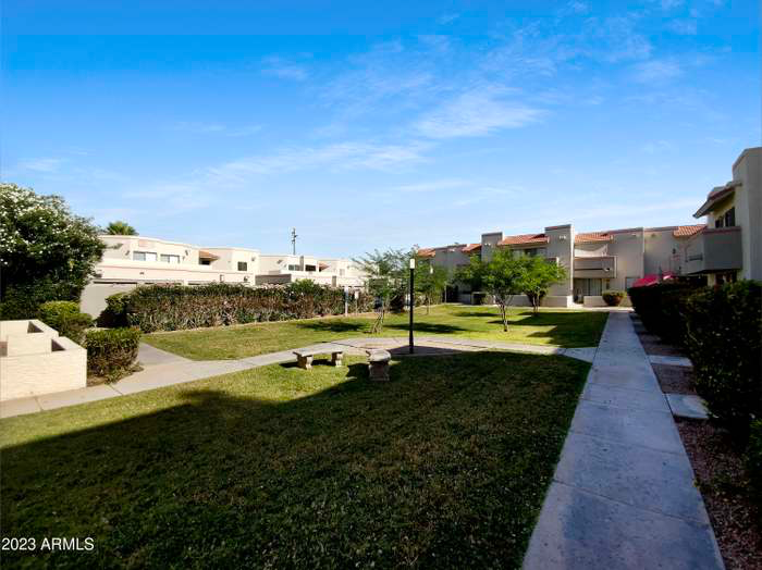 Building Photo - 985 N Granite Reef Rd