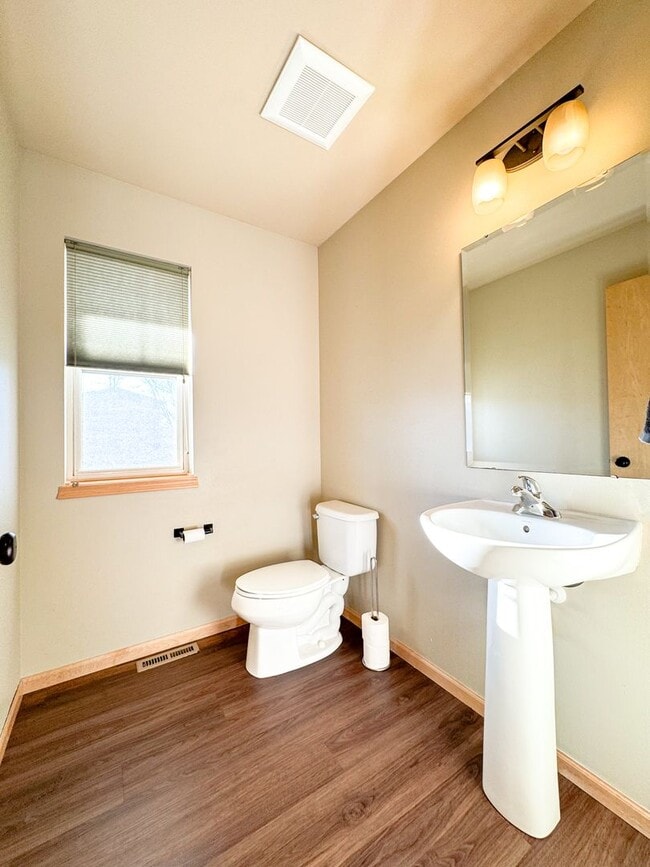 Building Photo - 1139 Cathedral Point Dr