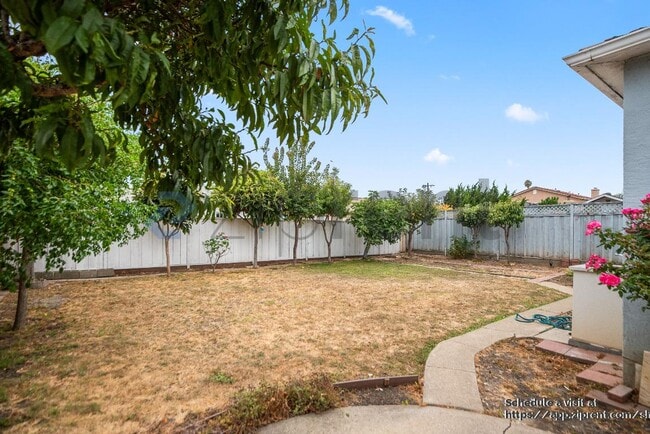 Building Photo - 2023 Orchard Ave