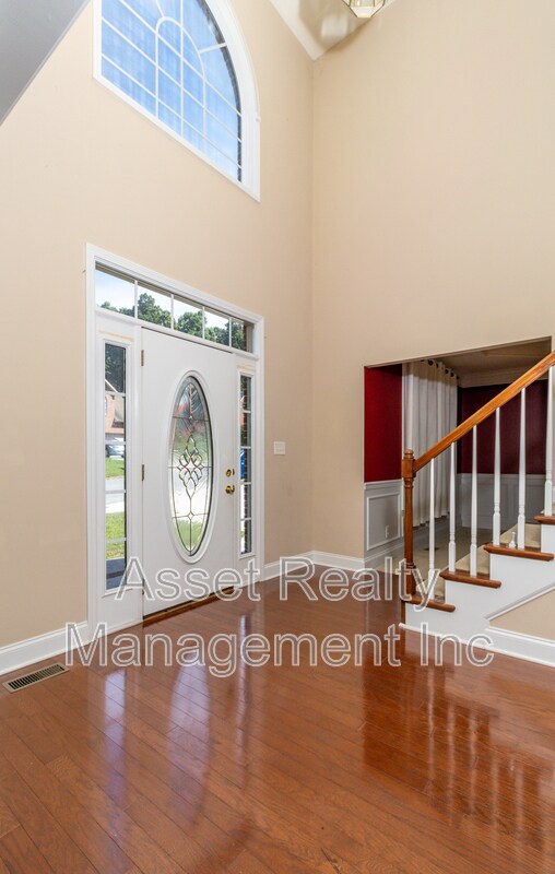 Building Photo - 8334 Bay Gardens Ln