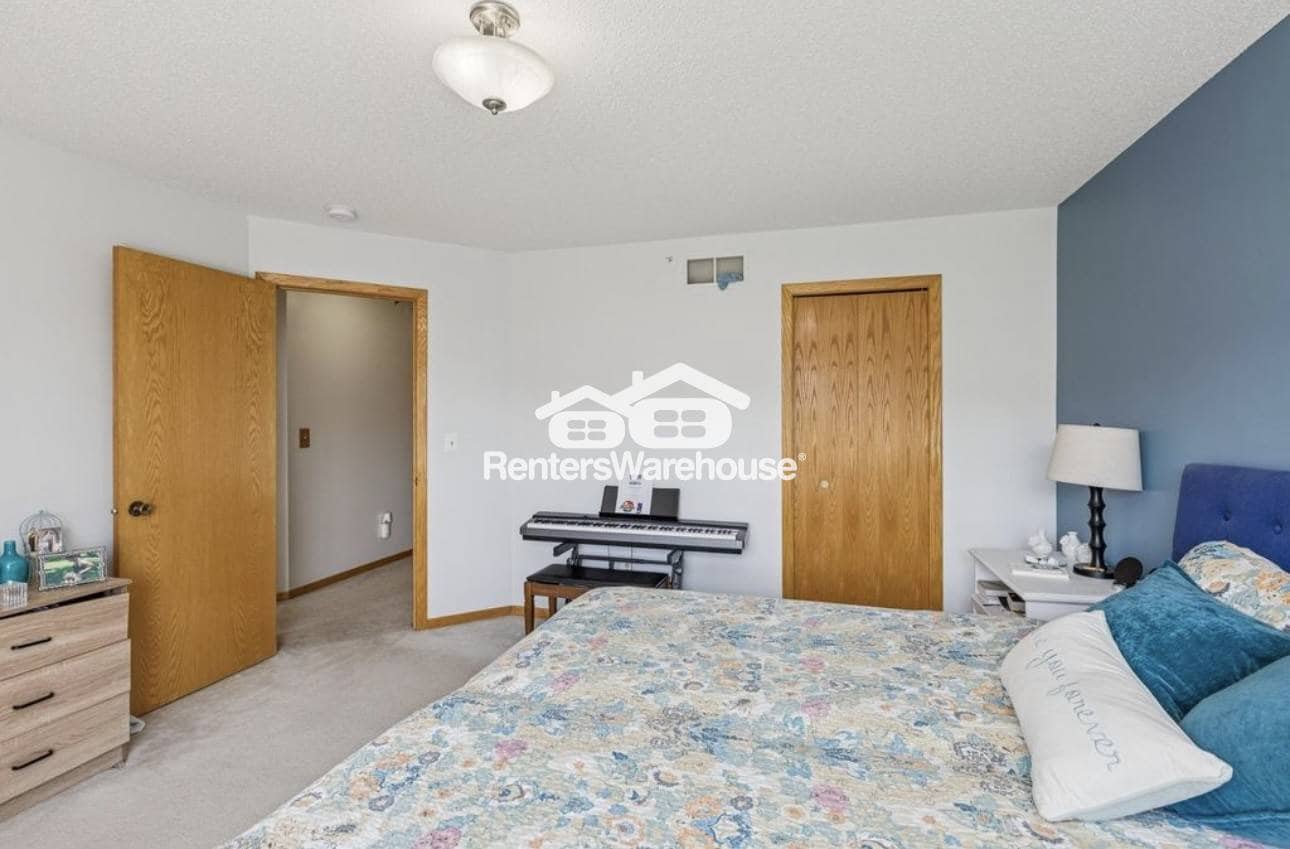 Building Photo - 8829 Branson Dr