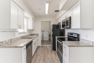 Building Photo - 650 SW 29th Ave