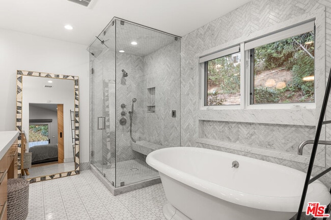 Building Photo - 3355 Alana Dr