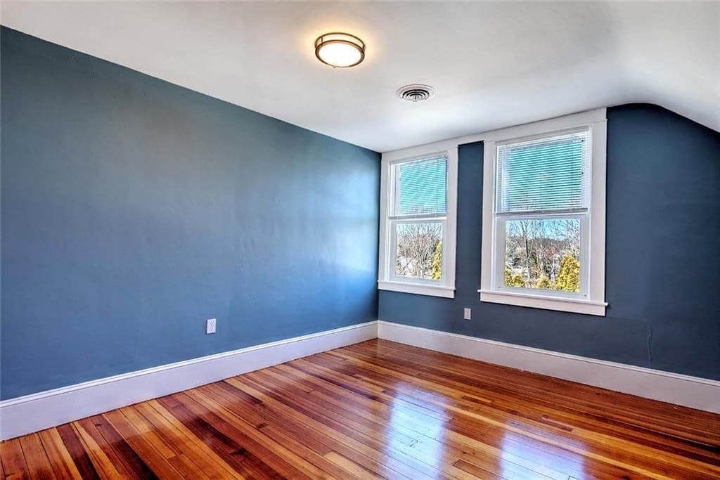 Building Photo - 45 Gordon St