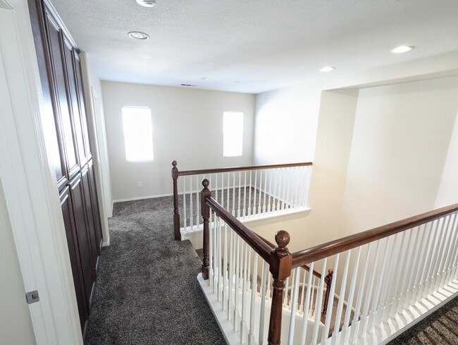 Building Photo - 1406 Mosaic Glen