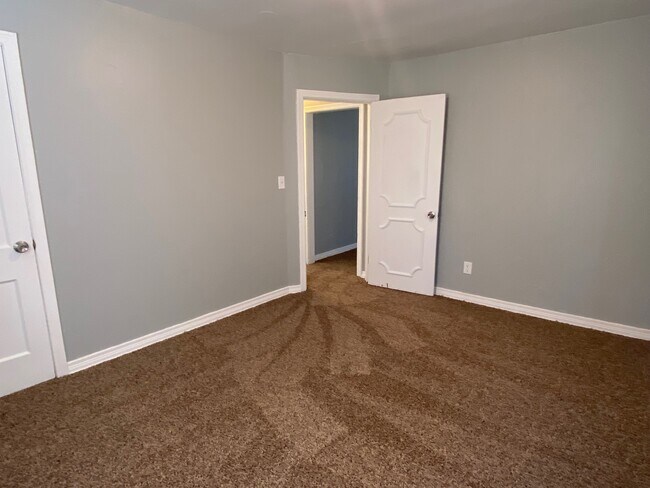 Building Photo - 1326 NW 100th St