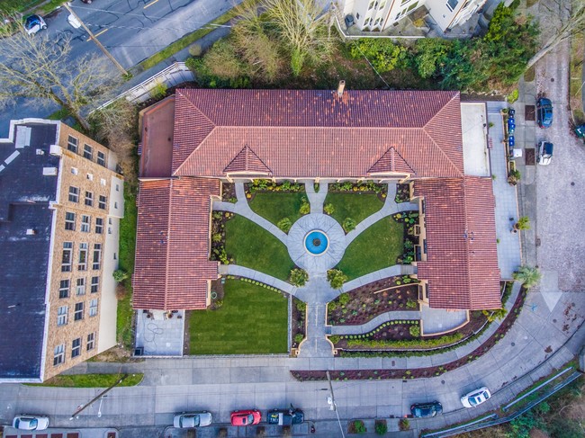 Building Photo - Villa Franca Apartments