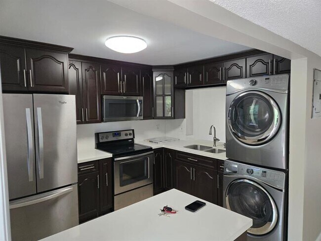 Primary Photo - 7830 Northwest 33rd Street