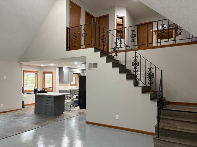 Building Photo - 6163 N Holmes Rd