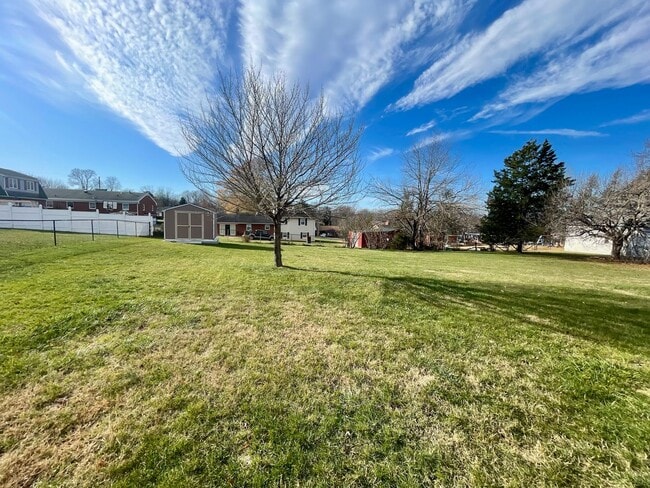 Building Photo - Sandusky Home