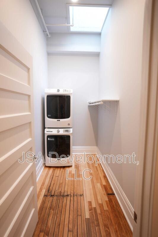 Building Photo - 718 Commercial St